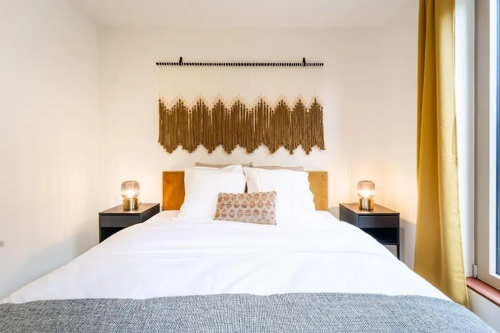 Chic 2-Bedroom Haven In Amberes Bélgica