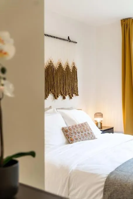 Chic 2-Bedroom Haven In Αμβέρσα Διαμέρισμα